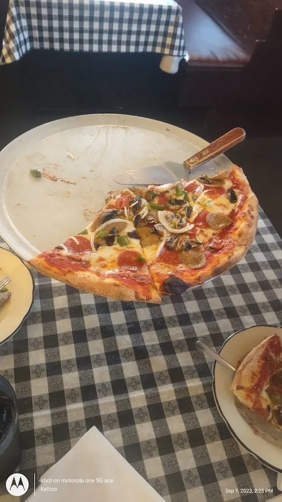 Lucano Pizza